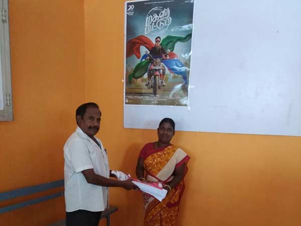 3000 silk sarees to lady fans those watched Nagalir Mattum in theaters 3000 silk sarees to lady fans those watched Nagalir Mattum in theaters