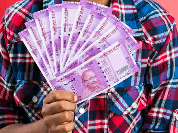 நடிகர்கள் சம்பளத்தைக் குறைப்பதில்லை 