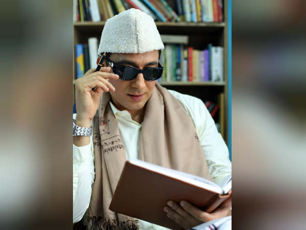 எம்ஜிஆர் வேடத்தில்...