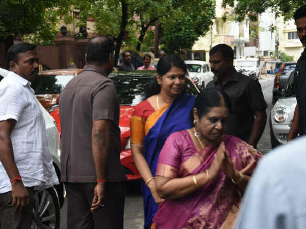 கனிமொழி 