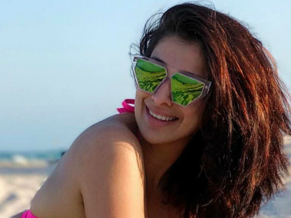 அட்ஜஸ்ட் செய்து போகும்படி. 