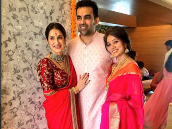 தோழி தோழி