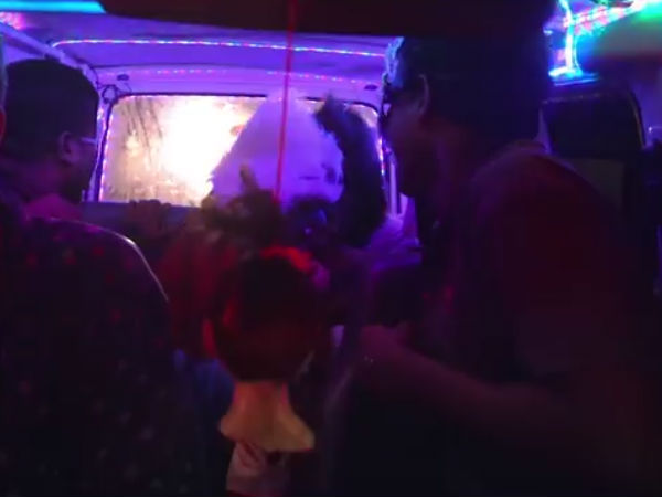 திரையிட உத்தரவு திரையிட உத்தரவு