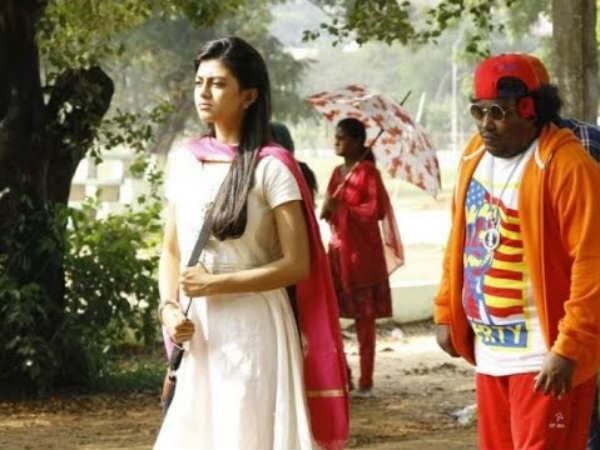 En Aaloda Seruppa Kaanom Review 