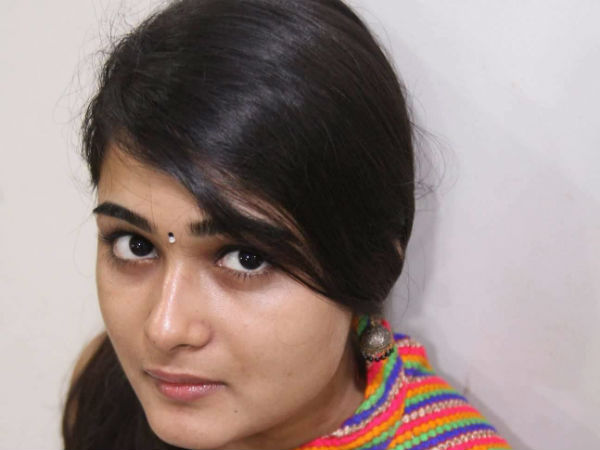 தமிழ் கற்கும் ஷாலினி