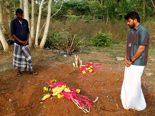 Abhi Saravanan adopts 10 years old girl