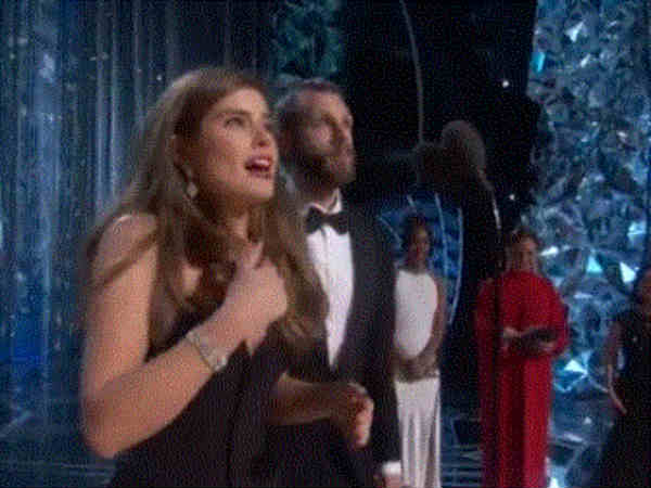 காது கேளாமை 