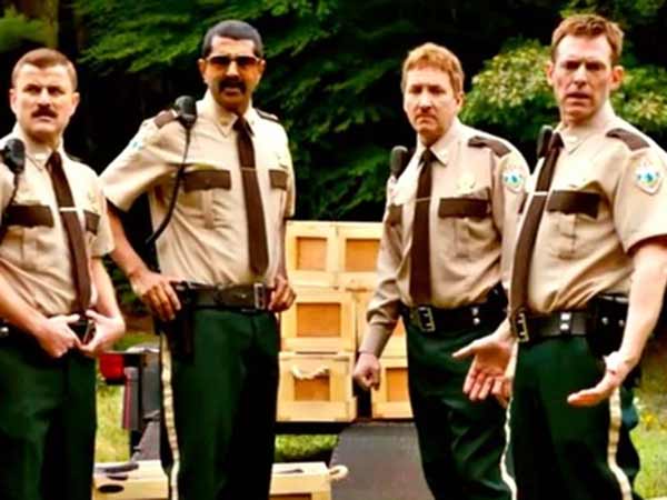 சூப்பர் ட்ரூப்பர்ஸ் 2 