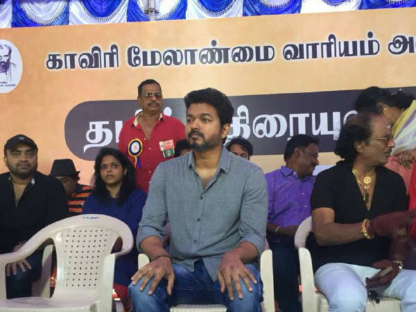 முதல் ஆள் 