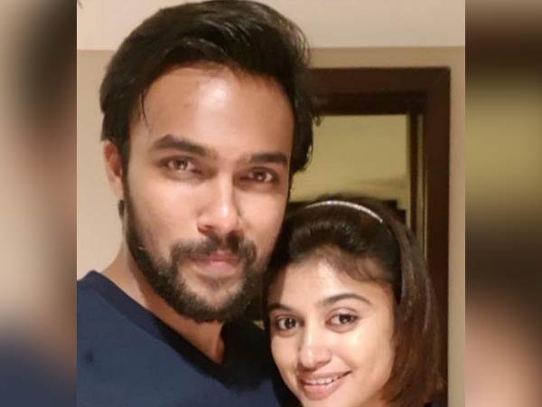 Oviya - Aarav dating pics goes viral 