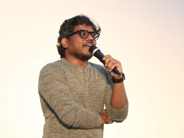 4 பாடல்கள்: 