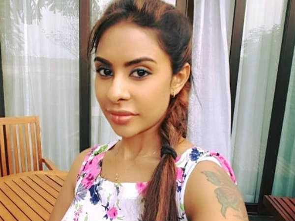 ஆசைக்கு இணங்கினேன் 