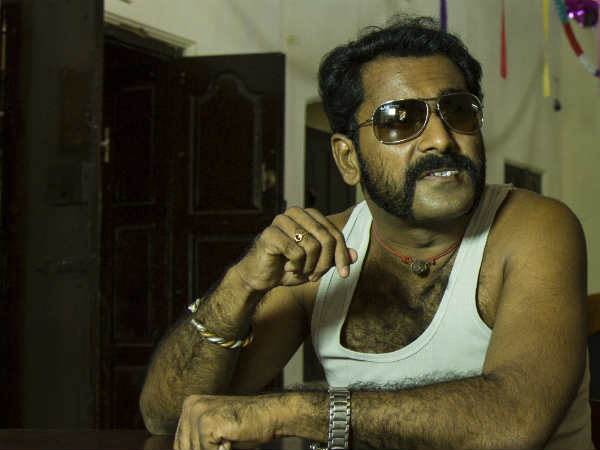 The tamil movie Vinyeli payana kurippukal is a different kind of film, which tells a village dhadhas desire to tour space casually. The tamil movie Vinyeli payana kurippukal is a different kind of film, which tells a village dhadhas desire to tour space casually.