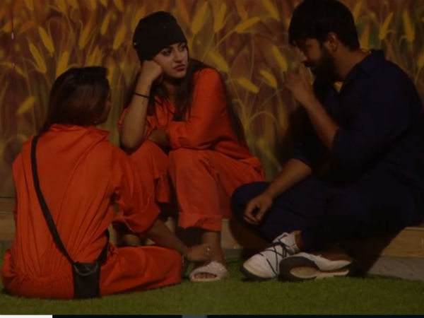 ஜனனிதான் காரணம் ஜனனிதான் காரணம்