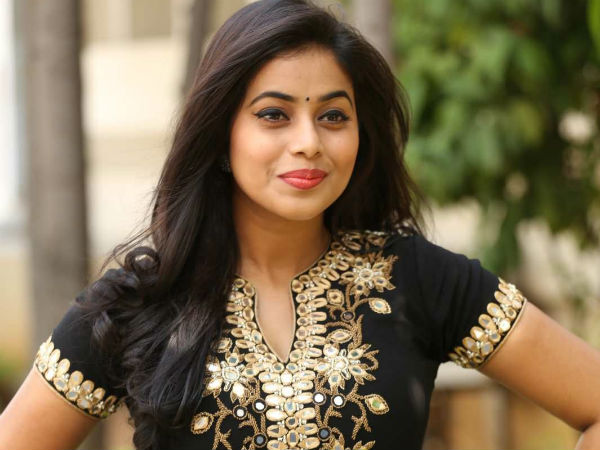 கிளாமர் செட்டாகாது: 