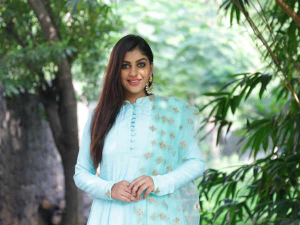 காதலி பிராச்சி: 