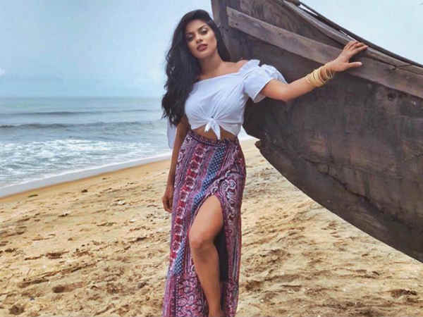 ஹீரோயின் புரோமோஷன் 