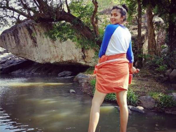 சர்ச்சை நாயகி அமலா பால் 