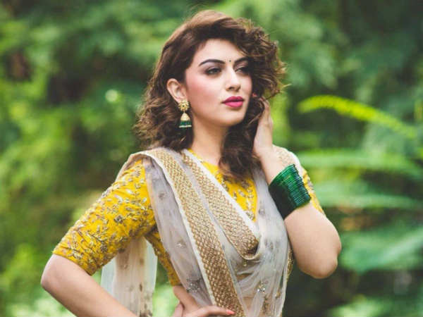 பிகினியில் ஹன்சிகா: 