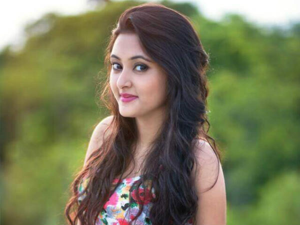 மேகா சவுத்ரி 