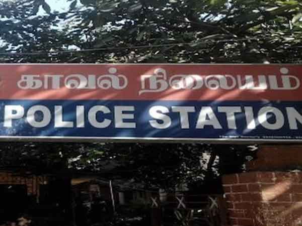 போலீசில் புகார்: 