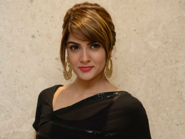 ஓர் இரவுக்கு ஒரு கோடி: 