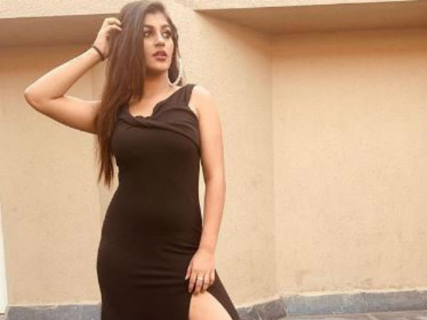 அடுத்த சன்னிலியோன் 