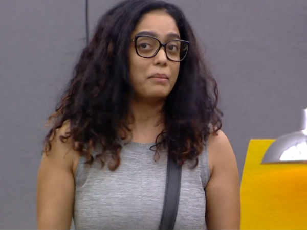 ஜூலிக்கு டஃப் கொடுக்கும் அபி ஜூலிக்கு டஃப் கொடுக்கும் அபி