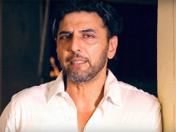 அஜித்தின் வில்லன்: 