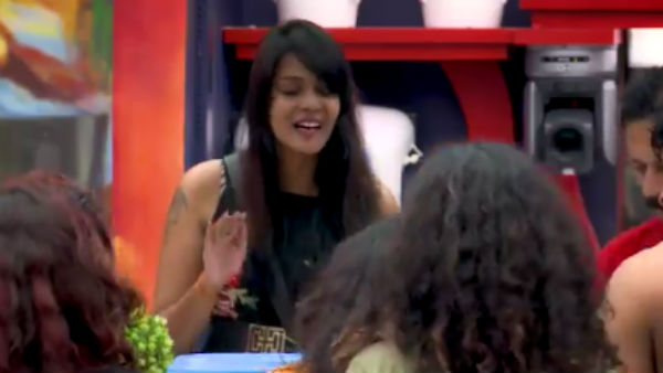 பெட் ரூமுக்குள் பேச்சு 