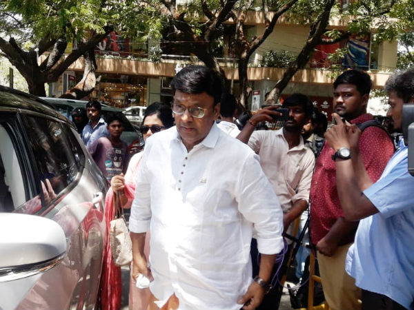 Bhagyaraj and team meets Kamal Haasan 