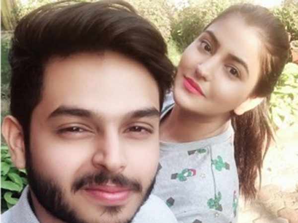 நடிகை புகார்: 