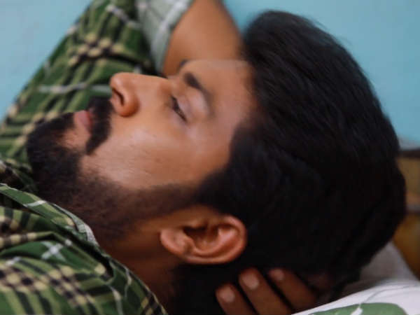 மலர் சட்டையை மலர் சட்டையை