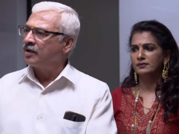 ஆனந்தி திருமுருகன் ஆனந்தி திருமுருகன்