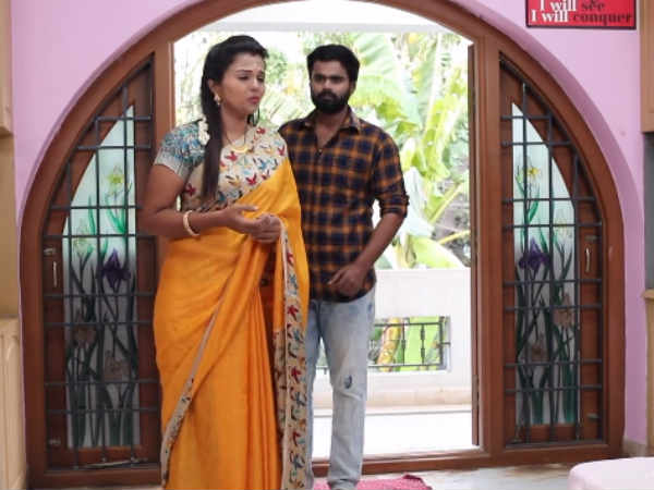 அனு கேரக்டரில் 