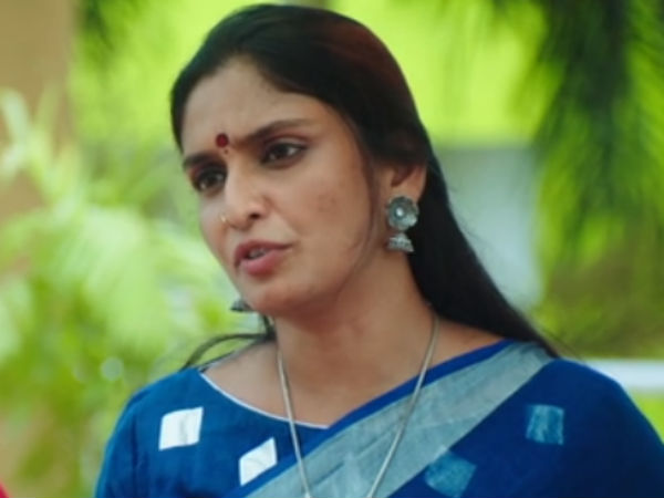 ஜனனியும் தங்கையுடன் 