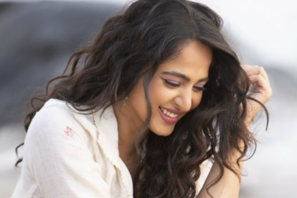 முதல் தோற்றம் நாளை 