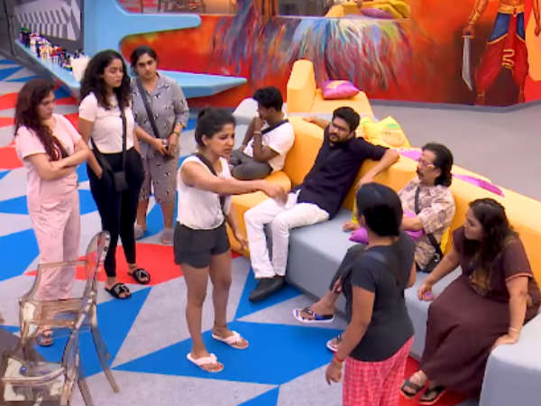 பீக்பாஸ் வீடா? 