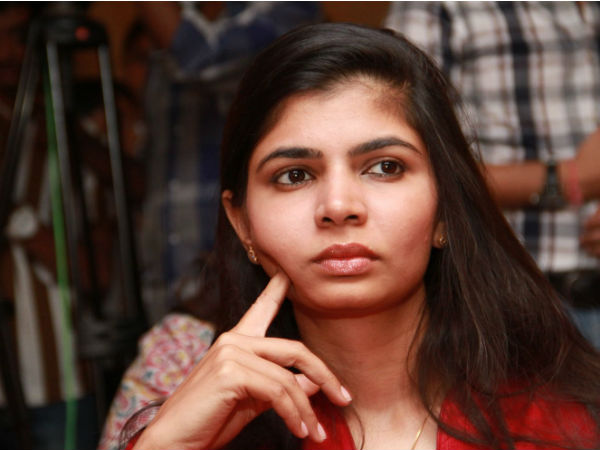 சின்மயி கண்டனம் 