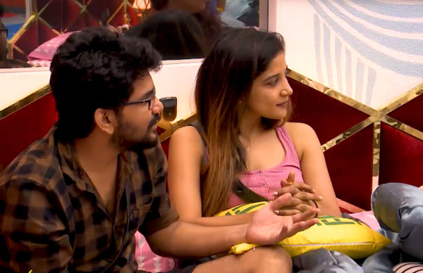 கடுப்பான நெட்டிசன்ஸ் கடுப்பான நெட்டிசன்ஸ்