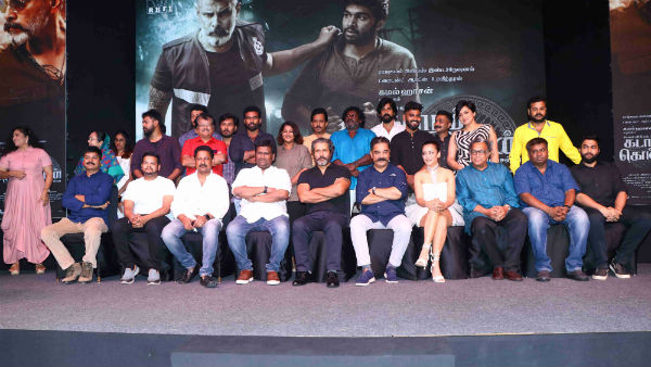 மும்பையில் வளர்ந்தவர்: 