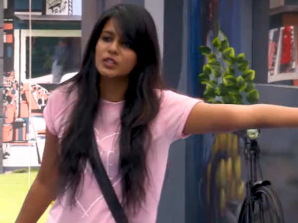 மீராவுக்கு எதிர்ப்பு 