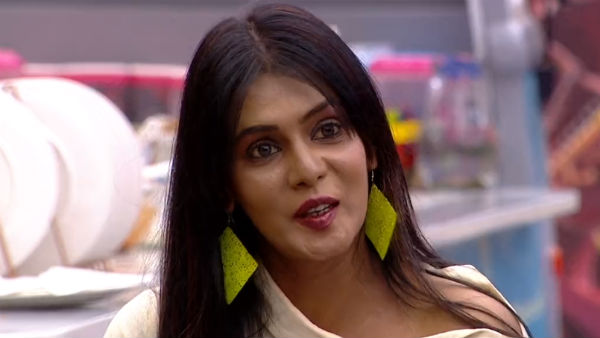 ஏழரையை கூட்டும் மீரா 