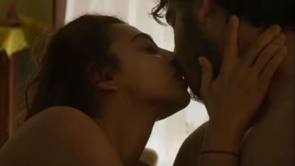 சர்ச்சைக்குரிய காட்சிகள் 