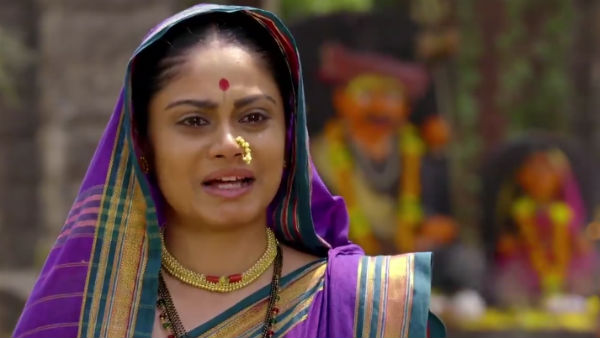 மல்லிகை பூச்சரத்தால் 