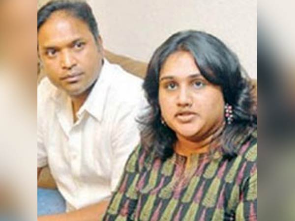 கணவர் பேட்டி: 