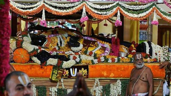 லட்சக்கணக்கான பக்தர்கள் லட்சக்கணக்கான பக்தர்கள்