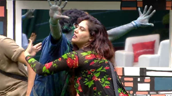 மன்னிப்பு கேட்ட கஸ்தூரி மன்னிப்பு கேட்ட கஸ்தூரி