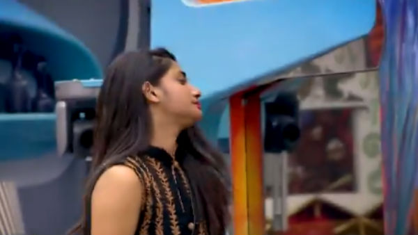 வழியும் லாஸ்லியா 