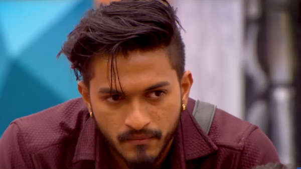 முகெனுக்கு காதல் இல்லை முகெனுக்கு காதல் இல்லை